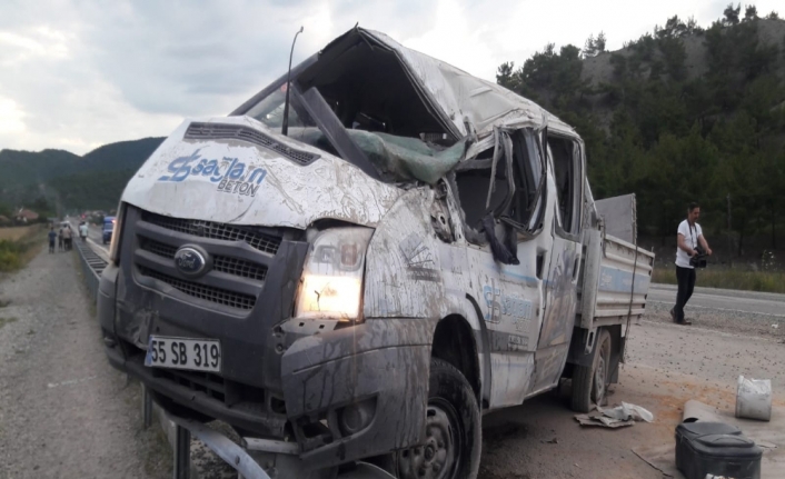 Kastamonu’da bir kamyonet takla attı: 6 yaralı