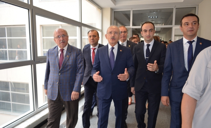 Kılıçdaroğlu tren kazasında yaralananları ziyaret etti