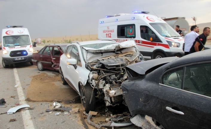 Konya’da kum fırtınasında 19 araç birbirine girdi: 17 yaralı