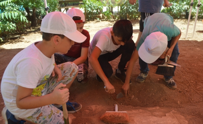 Mardin’de çocuk arkeologlar iş başında