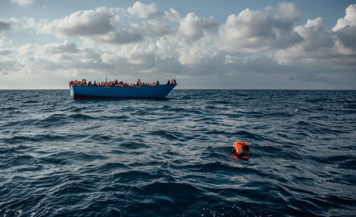 ’Medeni’ Avrupa mültecilerin boğulmasına göz yumuyor