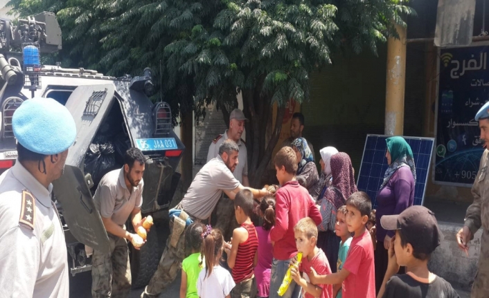 Mehmetçik Afrin’de yaraları sarmaya devam ediyor