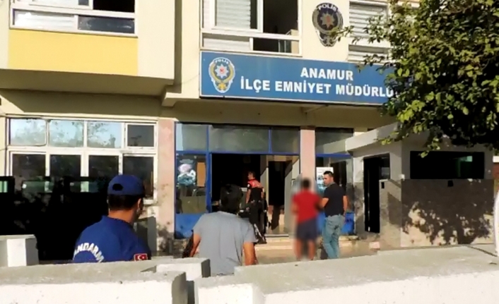 Mersin’de fuhuş operasyonu: 23 gözaltı