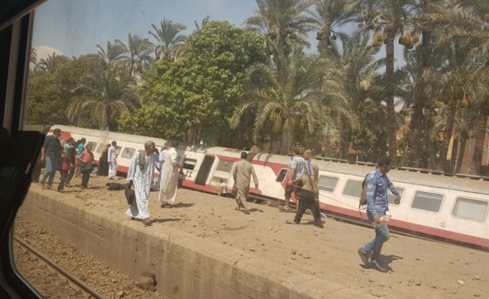 Mısır’da tren devrildi: En az 34 yaralı