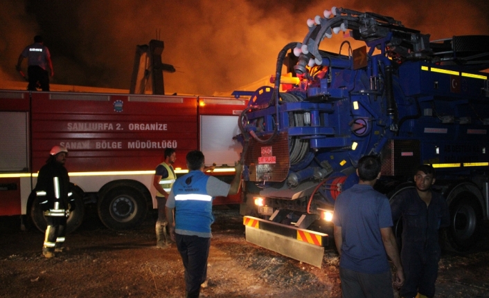 Şanlıurfa’da fabrika yangını