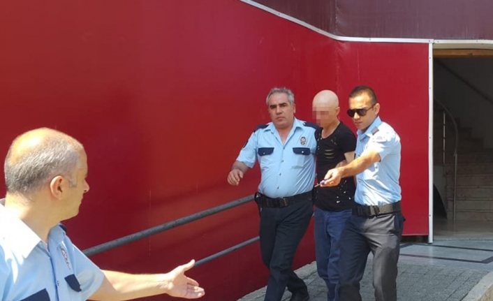 Tacizci önce kameraya, ardından polise yakalandı