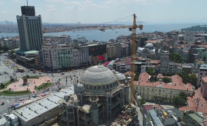 Taksim Camii’nde son durum havadan görüntülendi