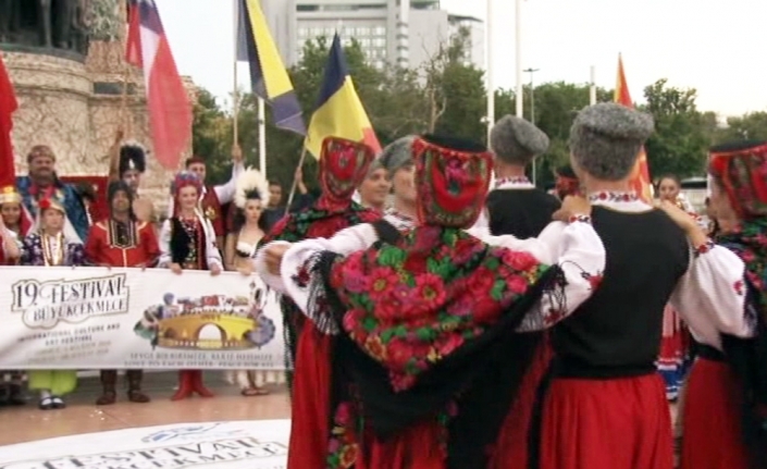 Taksim Meydanı’nda renkli festival görüntüleri