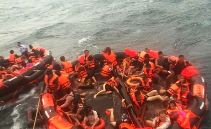 Tayland’da turist teknesi alabora oldu: 7 ölü