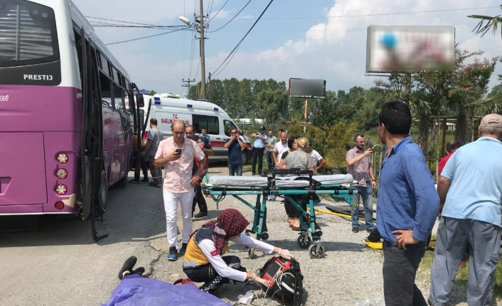 Tır halk otobüsü ile çarpıştı: 1 ölü, 14 yaralı