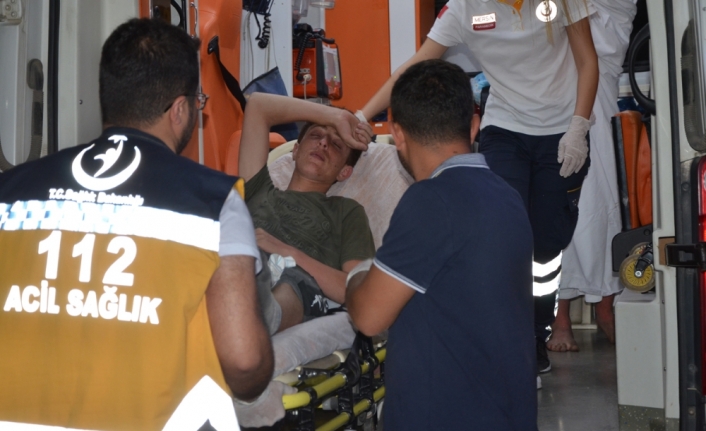 Yaralı göçmenler hastaneye sevk edildi