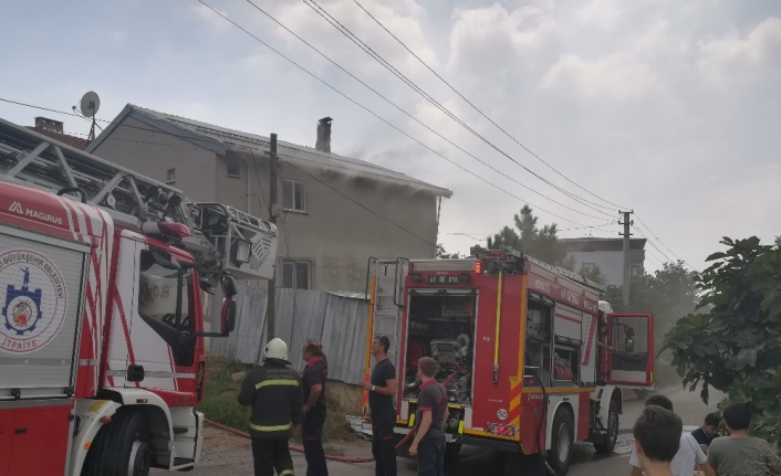 Yemeği ocakta unutunca yangın çıktı