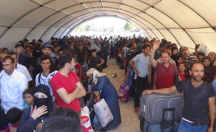 22 bin Suriyeli bayram için ülkesine gitti