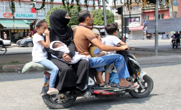 2 kişilik elektrikli bisiklette 6 kişi