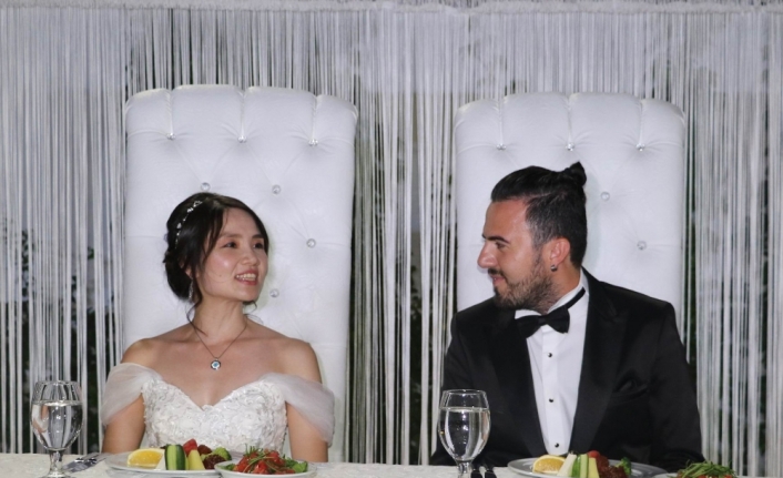 ABD’de tanıştığı Tayvanlı ile Diyarbakır’da evlendi