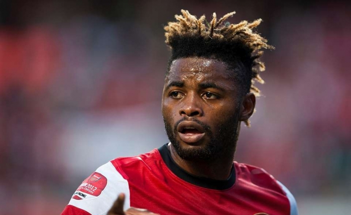 Alex Song ile anlaşma yakın