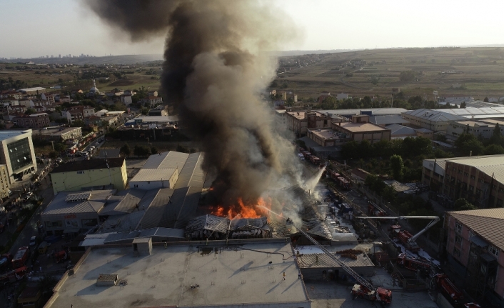 Arnavutköy’deki fabrika yangını kontrol altına alındı