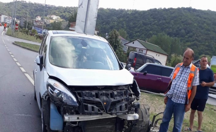 Aynı kavşakta yine kaza: 3 yaralı
