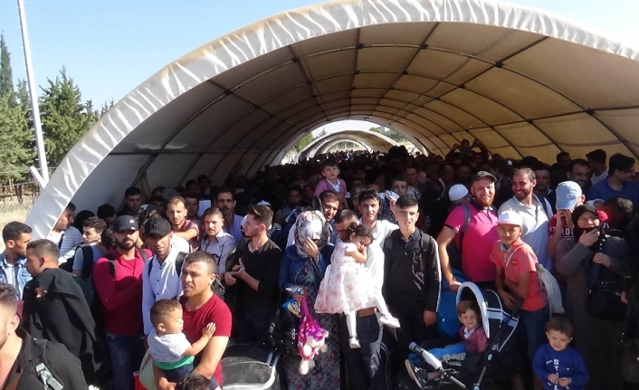 Bayramlaşmak için giden Suriyelilerin sayısı 31 bine ulaştı