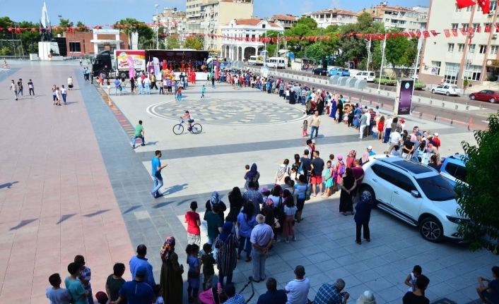 Bu da bedava dondurma kuyruğu