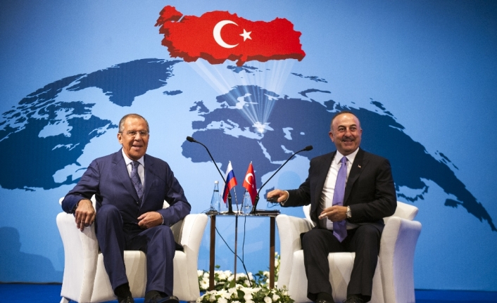 Çavuşoğlu Lavrov’la bir araya geldi