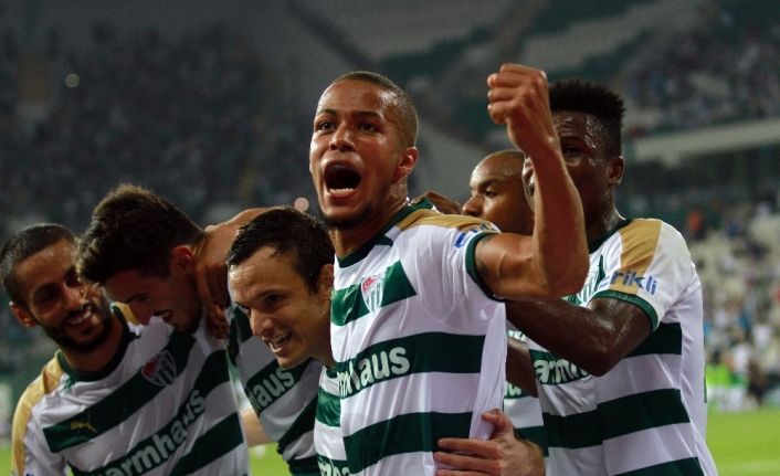 Ekong Bursaspor’a veda etti