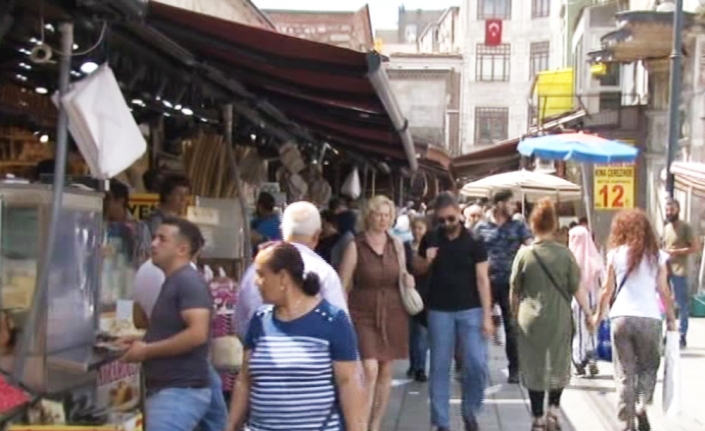 Eminönü’nde bayram alışverişi yoğunluğu