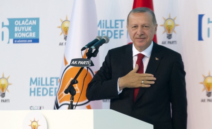 Erdoğan yeniden AK Parti Genel Başkanı seçildi