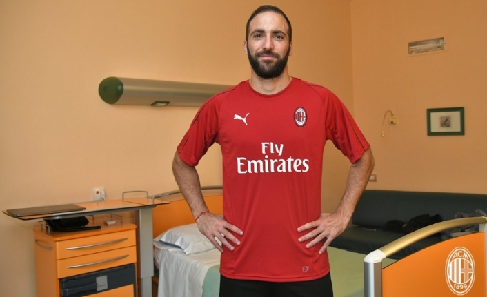 Higuain resmen Milan’da