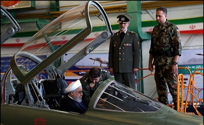 İran yerli savaş uçağı Kevser’i tanıttı