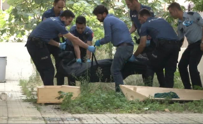 Kadıköy’de erkek cesedi bulundu