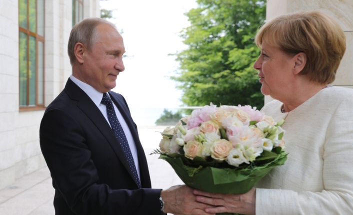 Merkel ve Putin Berlin’de görüşecek