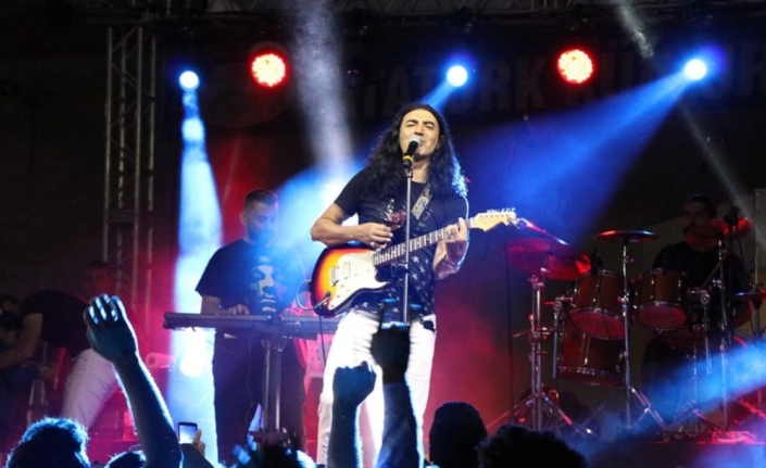 Murat Kekilli’den "Yıkılasın Amerika" bestesi