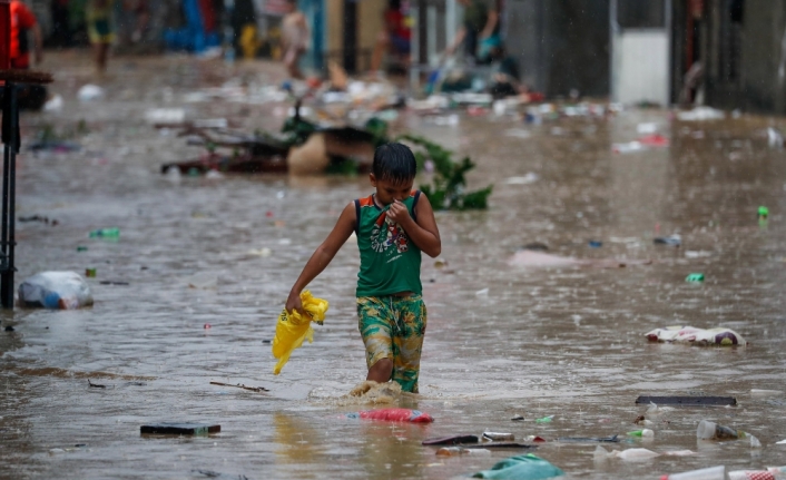 Muson yağmurları 40 bin kişiyi göç ettirdi