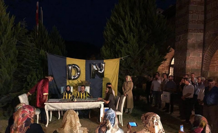 Nikah masasına Fenerbahçe formasıyla oturdular