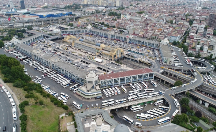 Otogardaki bayram yoğunluğu havadan görüntülendi