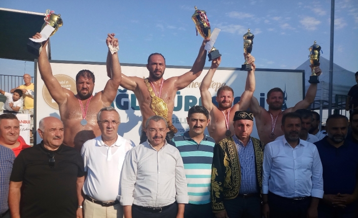 Sancaktepe’de başpehlivan Ali Gürbüz oldu