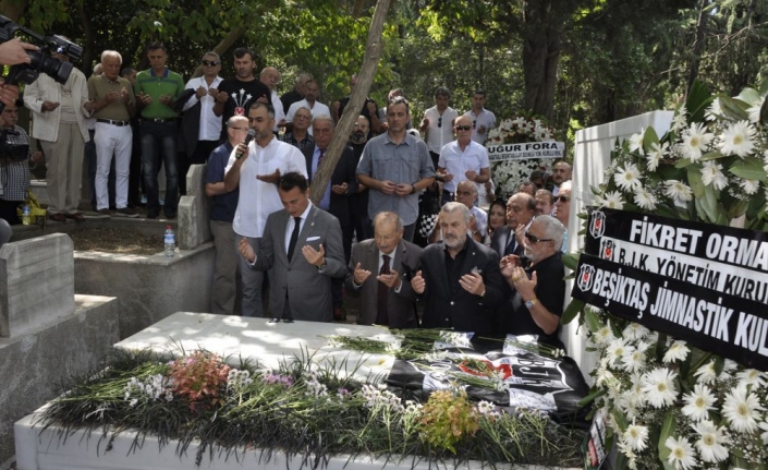 Süleyman Seba kabri başında anıldı