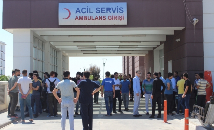 Vatandaşlar yaralı askerlere kan vermek için hastaneye akın etti