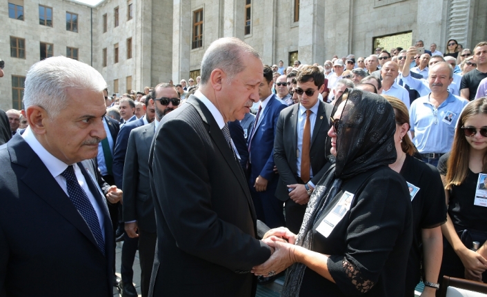 Vefat eden eski vekil Göksel için TBMM’de tören