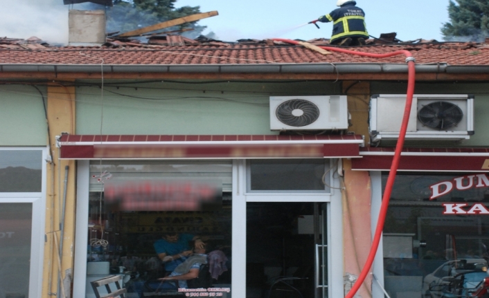 Yangına rağmen tıraş olmaya devam etti