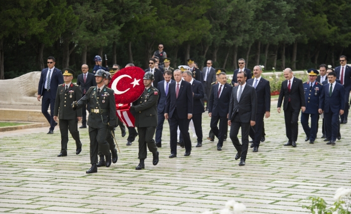 YAŞ üyeleri Anıtkabir’i ziyaret etti