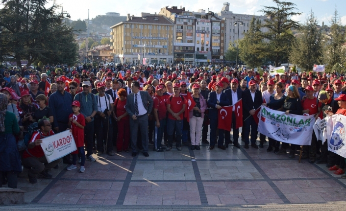 105 kilometrelik "Atatürk ve İstiklal Yolu Yürüyüşü" sona erdi