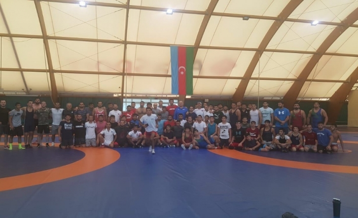 A Milli Serbest Güreş Takımı Bakü’de