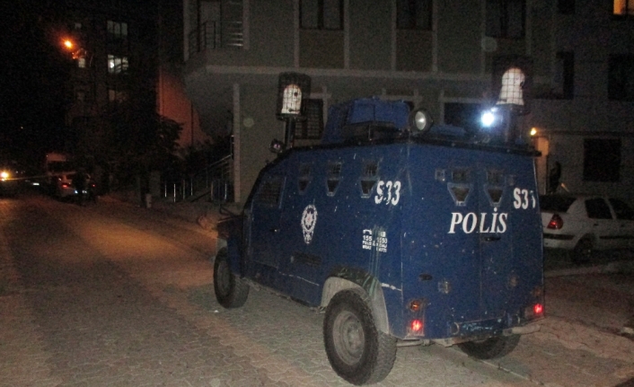 Ataşehir’de el bombasına benzer cisim polisi alarma geçirdi