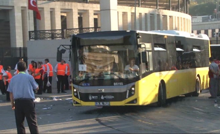 Beşiktaş taraftarı otobüslerle Kadıköy’e gönderildi