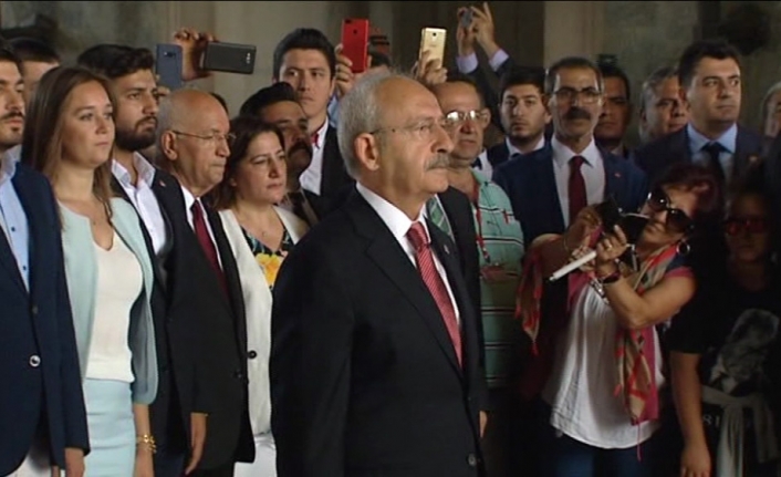 CHP Anıtkabir’i ziyaret etti
