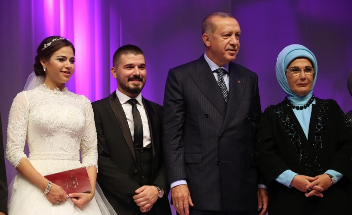 Cumhurbaşkanı Erdoğan nikah şahidi oldu