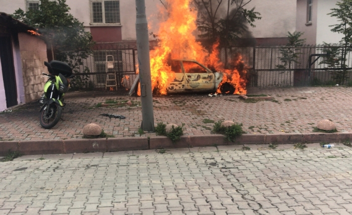 Doğalgaz kutusu alev alınca panik yaşandı