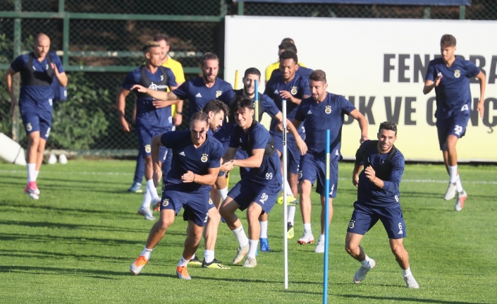 Fenerbahçe’de derbi hazırlıkları sürüyor